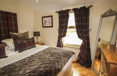 Torver Apartment | HERDWICK, pet friendly, with hot tub in Torver