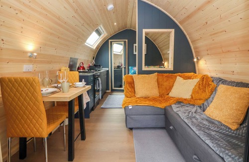 Oswestry Cottage | Heron Pod