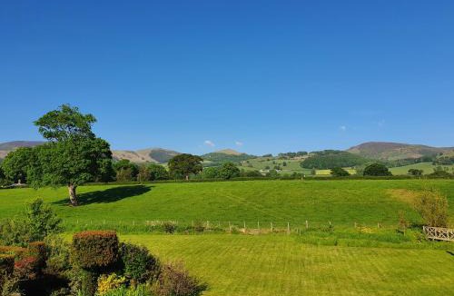 Llanbedr-dyffryn-clwyd House | Heron's View
