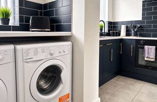 Heswall Apartment | Heswall Private Annexe | Parking & Kitchen