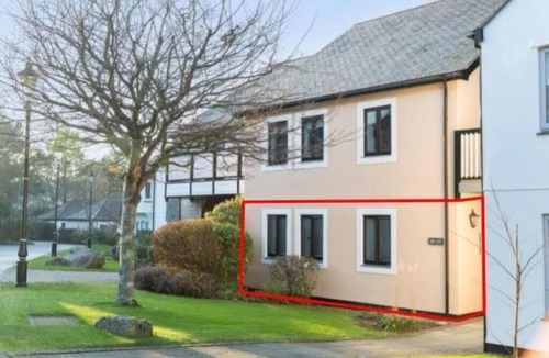 Mylor Churchtown Apartment | Hideaway - Exclusive marina village, town centre, parking