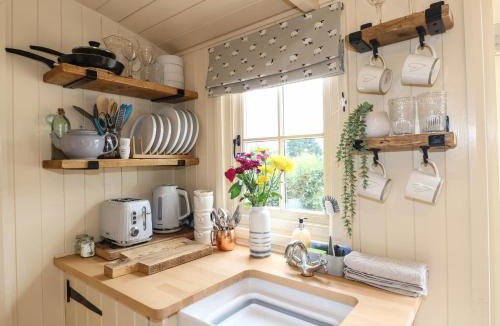 Ashbourne House | High Grounds Shepherd's Hut