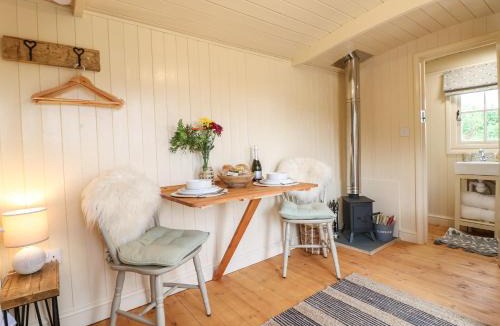 Ashbourne House | High Grounds Shepherd's Hut