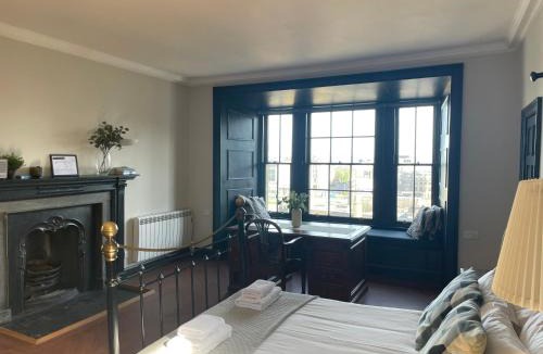 Old Town Apartment | High St Flat