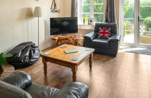 Whippingham House | High Tide