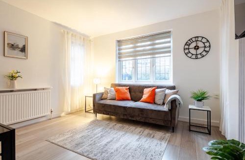 Whetstone Apartment | High Trees Place - 2 Bed Ground Floor Flat with free Parking