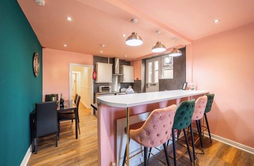 Thornton-Cleveleys Apartment | Highcliffe Emerald Suite