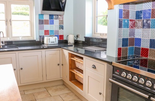 Turnditch House | HIGHCROFT, pet friendly, with hot tub in Turnditch