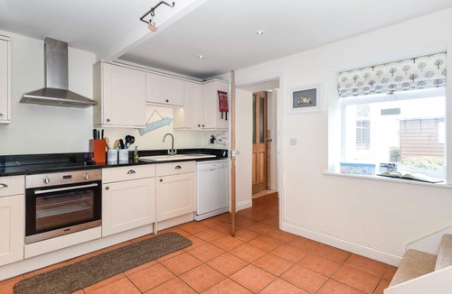 Docking Cottage | Hill Top Docking - sleeps 4 guests in 2 bedrooms