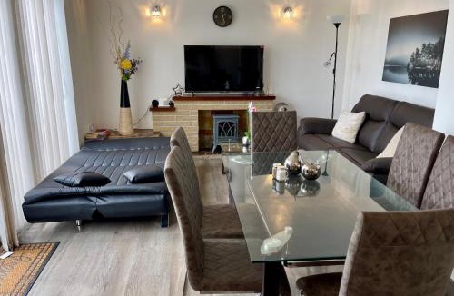 Mapperley House | Hillcrest Bungalow