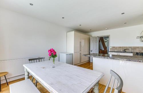 Biggin Hill House | HILLCREST