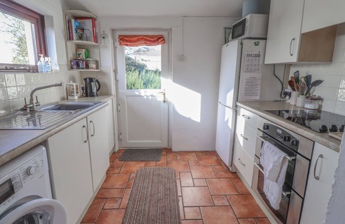 Crynant Cottage | HILLCREST, pet friendly, with open fire in Oxwich