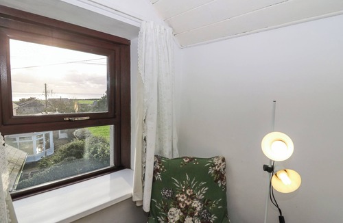 Crynant Cottage | HILLCREST, pet friendly, with open fire in Oxwich