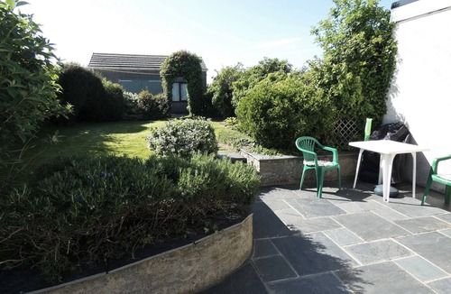 Crynant Cottage | HILLCREST, pet friendly, with open fire in Oxwich
