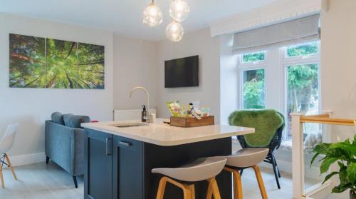 Beeley Apartment | Hillside Haven, panoramic views Nr Bakewell