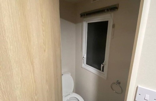 Allhallows Apartment | Hillside Sleeps 6