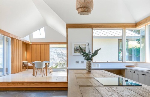 Cardigan Villa | Hiraeth Manor - Five Bedroom Villa, Sleeps 10