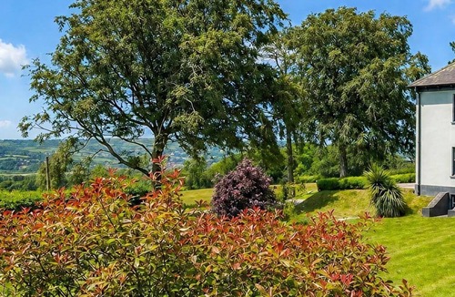 Cardigan Villa | Hiraeth Manor - Five Bedroom Villa, Sleeps 10