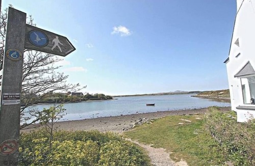 Caergeiliog House | Holiday Accommodation Anglesey