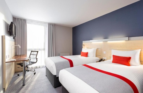 Cathedrals Hotel | Holiday Inn Express Southwark by IHG