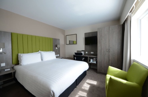 Wolverhampton Hotel | Holiday Inn Wolverhampton - Racecourse by IHG