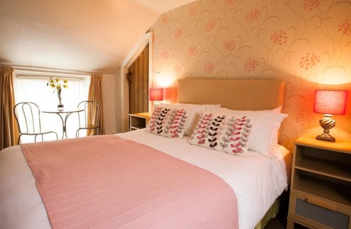 Greenhaugh Hotel | Holly Bush Inn