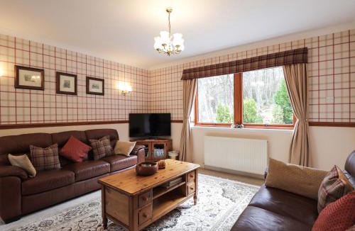 Gorstan House | Holly Cottage