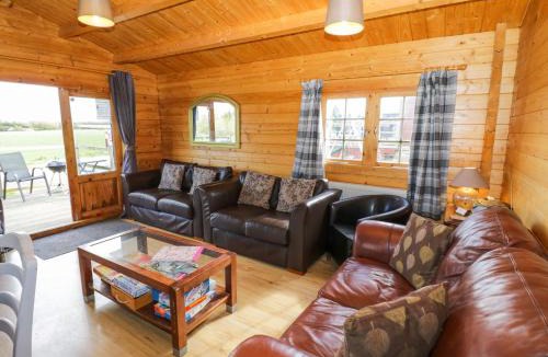 Offenham House | Holly Lodge