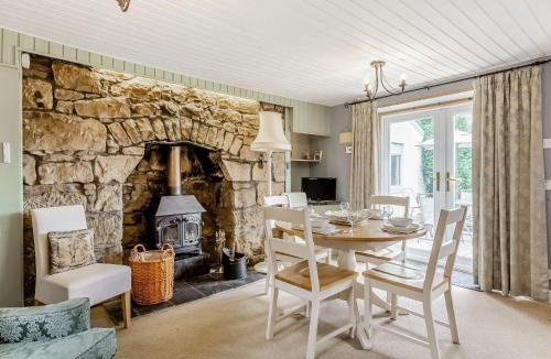 Tain House | Holly Tree Cottage