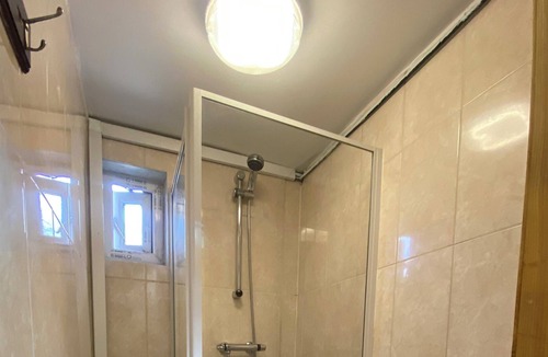 Seisdon House | Home Base: Tranquil Stay in the Heart of Birmingham
