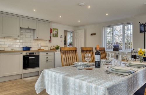 Bourton-on-the-Water Cottage | Homely cottage located in a fabulous village - Augusta Cottage