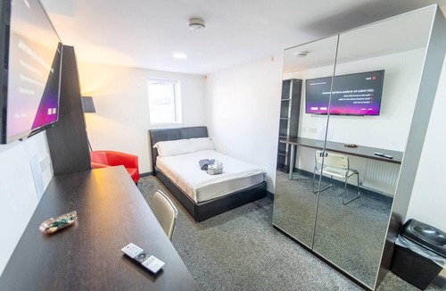 Selly Oak Apartment | Homely Studio Next to City Centre