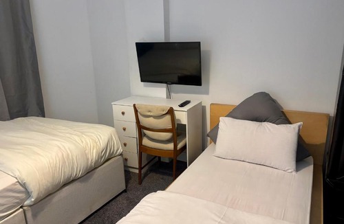 Cradley House | HomesRentals
