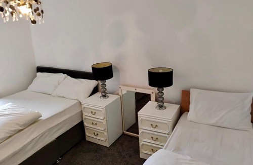 Cradley House | HomesRentals