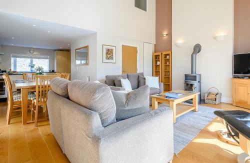 Cirencester House | Honey Cottage