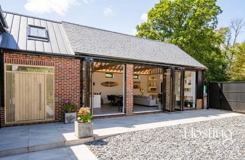 Tring House | Honeybee Barn - Stunning 4-Bed Rural Paradise