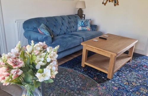 Potter Brompton House | Honeybee Hideaway