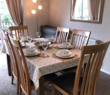 Wisbech Ski Chalet | Honeybee Lodge