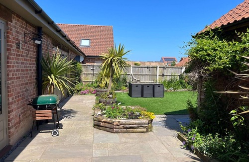Martham House | Honeysuckle Barn, Martham