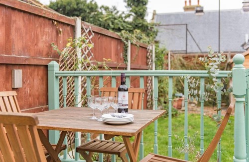 Whitstable House | Honeysuckle Cottage