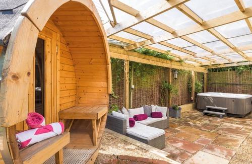 Stoke Ash Cottage | Honeysuckle Cottage - UKC9686