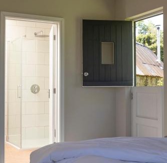 Axminster House | Horseshoe Barn