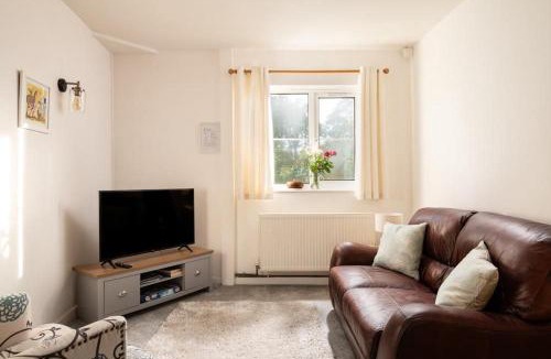 Sewerby House | Horseshoe- part of Grange Farm Cottages - Mediterranean Courtyard - Close to Beach and Sewerby Village