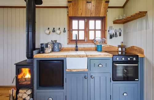 Bronllys Ski Chalet | Host & Stay | Dafad Du