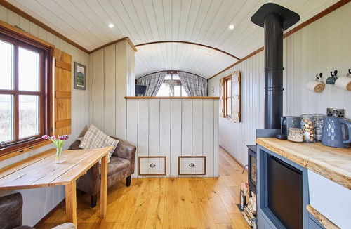Bronllys Ski Chalet | Host & Stay | Dafad Du