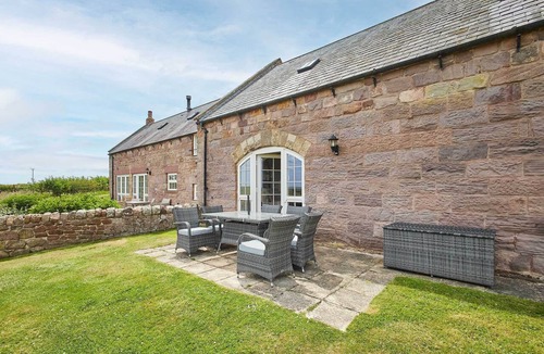 Berwick-upon-Tweed House | Host & Stay | Dolphin Dream
