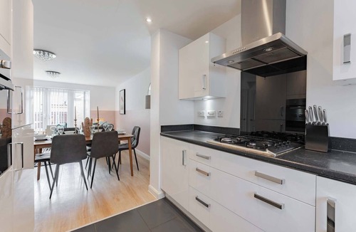 Cambourne House | Host & Stay | Gladiator Getaway