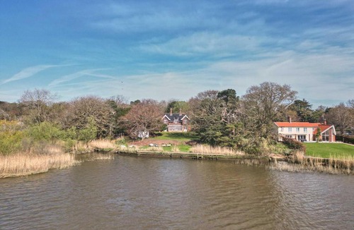 Lowestoft House | Host & Stay - Lavengro