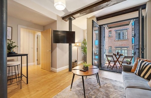 St George's Quarter Apartment | Host & Stay | Queen Square Apartment
