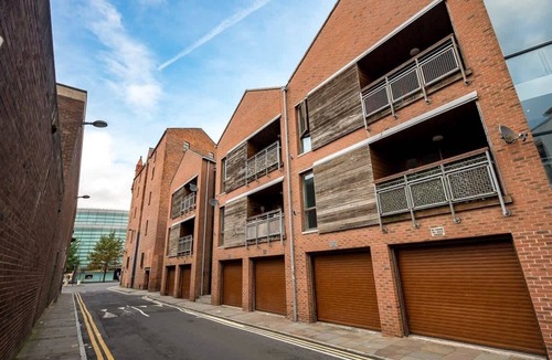 Liverpool City Centre Apartment | Host & Stay | Ropewalks Quarters III